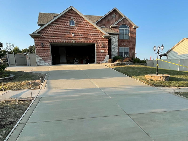 new-home-concrete-driveway